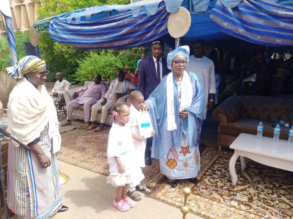 remise-1024x767 Société : Lancement officiel des activités de la 35ième édition de la Journée de l’Enfant Africain au Niger
