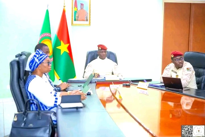ALG-BURKINA AES : Les Chefs d’Etat transforment l’ALG en Agence d’Exécution des Projets et Programmes de Développement de la Confédération AES