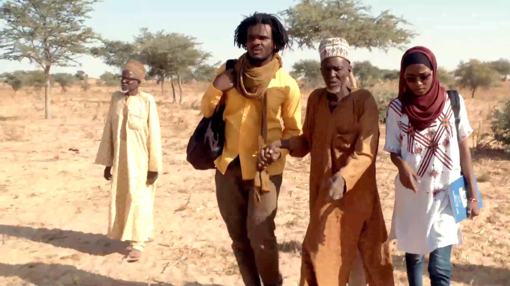 Elder_at_Koran_Kalgo_with_Femi__Amina1-1024x576 Plainte des descendants des victimes nigériennes de la Mission coloniale française en Afrique centrale : Un début de réponse au bout de 4 ans d’attente