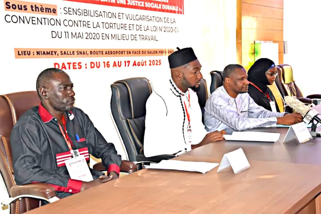 CSI-TABLE--1024x683 Congrès statutaire de la Confédération Syndicale Indépendante du Niger : La CSI-NIGER exhorte les autorités et les partenaires sociaux à initier un Pacte Social de Stabilité pour la Refondation