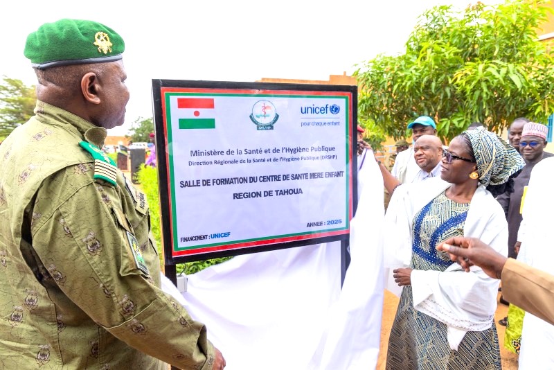 TS-1 Santé : en appui à l’État du Niger, l’UNICEF offre un outil de formation vital au centre mère-enfant de Tahoua
